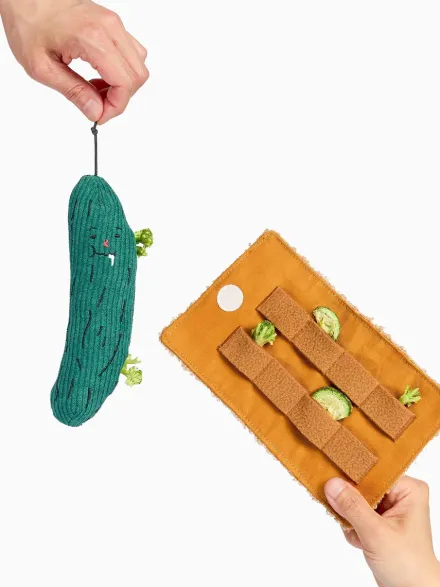 Jouet de fouille pour chien - Cornichon 🥒 - The FurryFolks