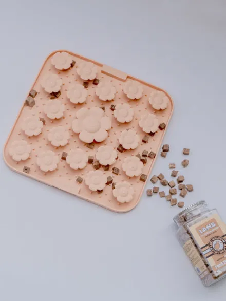 Tapis de fouille et de léchage pour chien - Daisy Mat 🌼 Peach - inooko